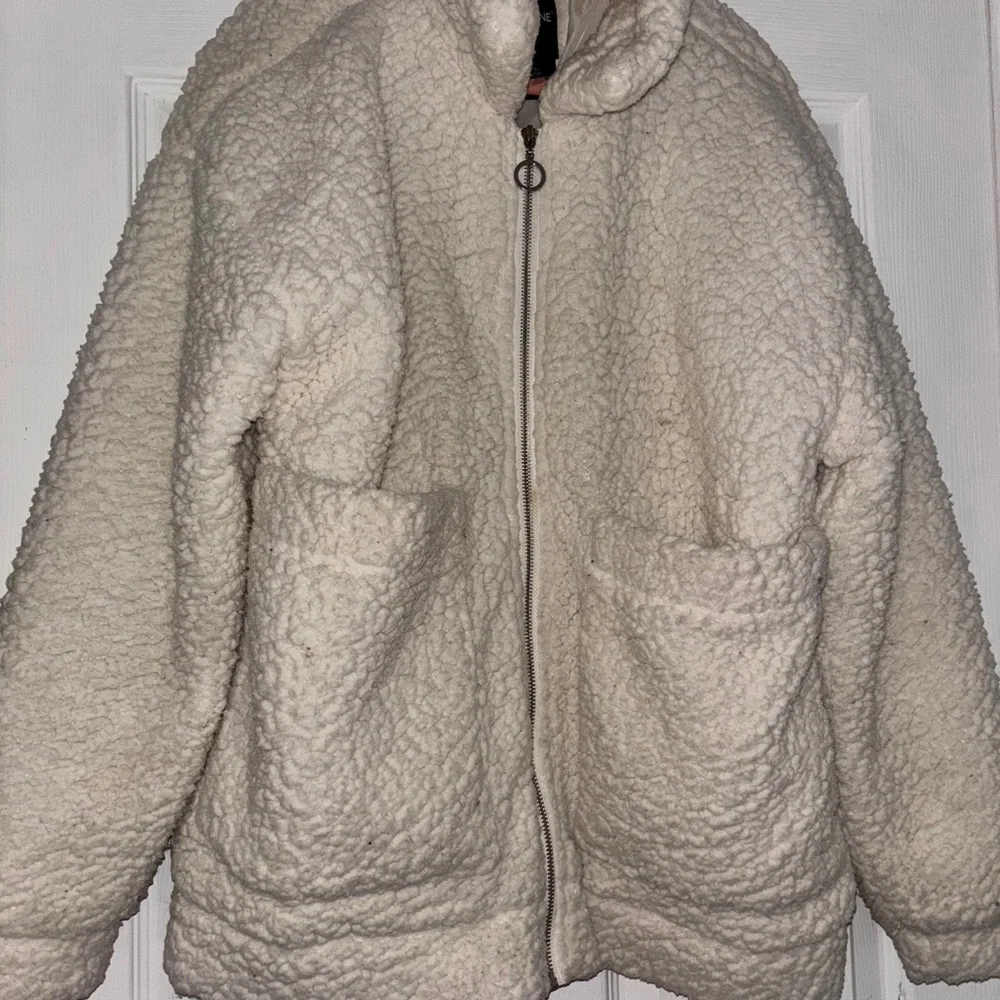 Cozy White Sherpa Jacket cream zip front me Jane brand like new - Picture 8 of 14